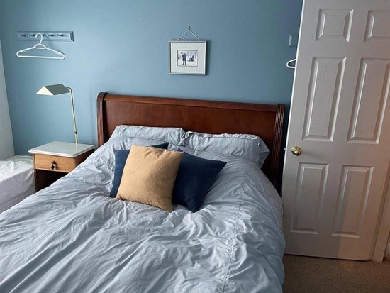 Big White 3 Bedroom Accommodation - Plaza on the Ridge - #4384 Big White 3 Bedroom Accommodation - Plaza on the Ridge - #4384