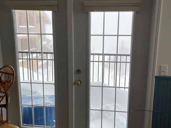 Big White 3 Bedroom Accommodation - Plaza on the Ridge - #4384 Big White 3 Bedroom Accommodation - Plaza on the Ridge - #4384