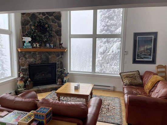 3 Bedroom Big White Vacation Rental - Plaza on the Ridge