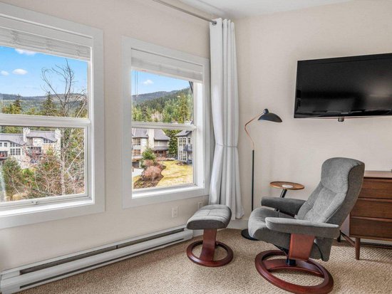 Whistler 3 Bedroom Accommodation - Blackcomb Greens - #4385
