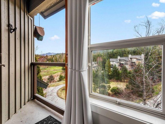 Whistler 3 Bedroom Accommodation - Blackcomb Greens - #4385