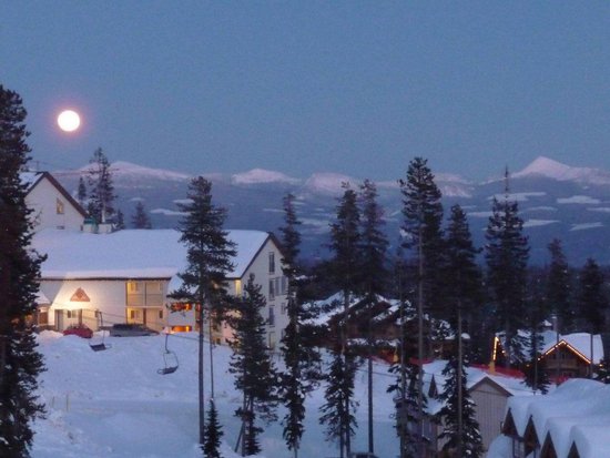 Big White 4 Bedroom Accommodation - Plaza on the Ridge - #4388 Big White 4 Bedroom Accommodation - Plaza on the Ridge - #4388