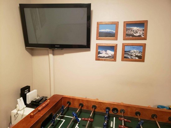 Big White 4 Bedroom Accommodation - Plaza on the Ridge - #4388 Big White 4 Bedroom Accommodation - Plaza on the Ridge - #4388