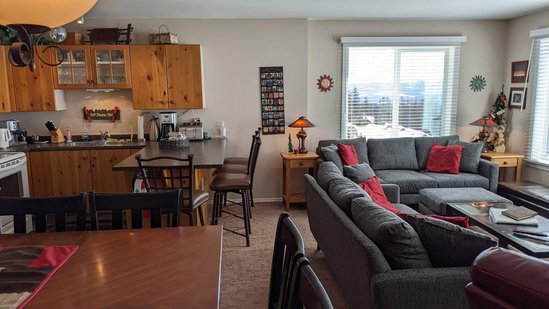 Big White 4 Bedroom Accommodation - Plaza on the Ridge - #4388 Big White 4 Bedroom Accommodation - Plaza on the Ridge - #4388