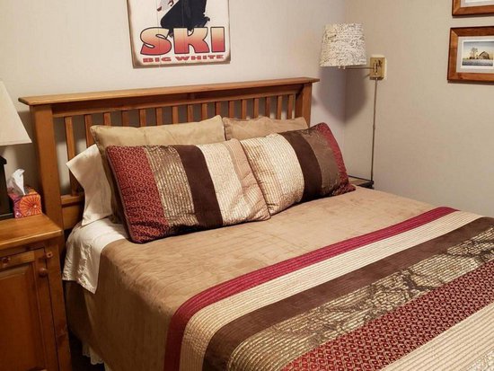 Big White 4 Bedroom Accommodation - Plaza on the Ridge - #4388 Big White 4 Bedroom Accommodation - Plaza on the Ridge - #4388