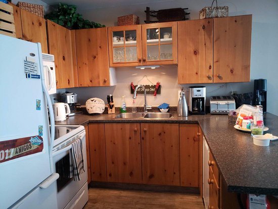Big White 4 Bedroom Accommodation - Plaza on the Ridge - #4388 Big White 4 Bedroom Accommodation - Plaza on the Ridge - #4388