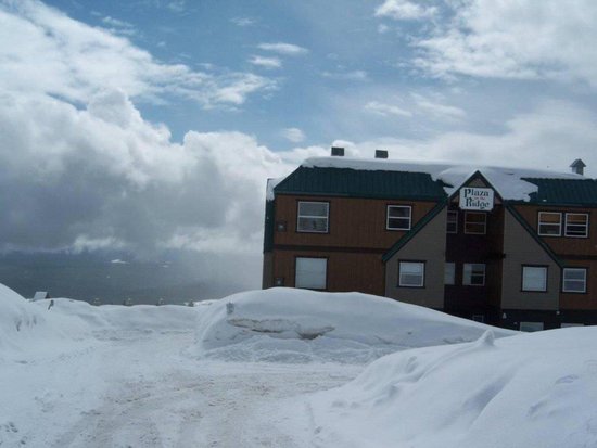 Big White 4 Bedroom Accommodation - Plaza on the Ridge - #4388 Big White 4 Bedroom Accommodation - Plaza on the Ridge - #4388