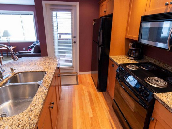 Big White 2 Bedroom Accommodation - Trappers' Crossing - #4397 Big White 2 Bedroom Accommodation - Trappers' Crossing - #4397