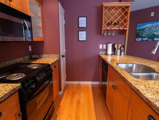 Big White 2 Bedroom Accommodation - Trappers' Crossing - #4397 Big White 2 Bedroom Accommodation - Trappers' Crossing - #4397