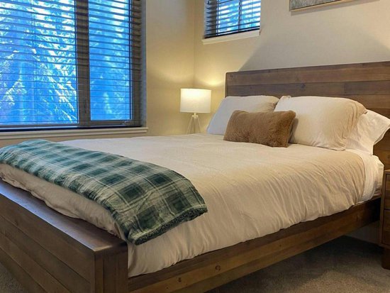 Sun Peaks 2 Bedroom Accommodation - Altitude - #4401 Sun Peaks 2 Bedroom Accommodation - Altitude - #4401