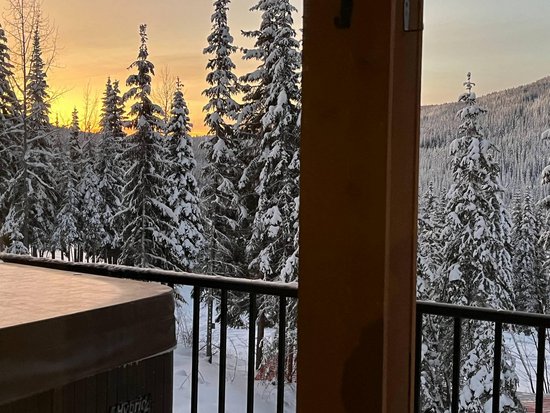 Sun Peaks 2 Bedroom Accommodation - Altitude - #4401 Sun Peaks 2 Bedroom Accommodation - Altitude - #4401