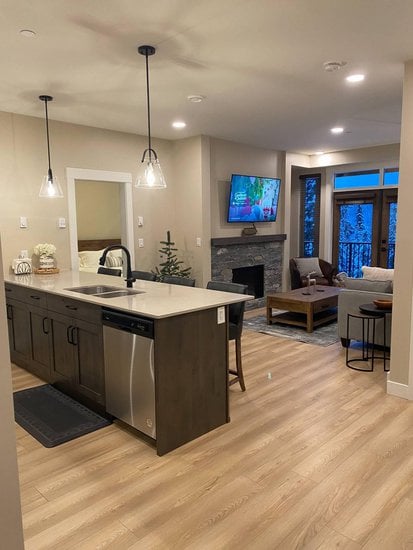 Sun Peaks 2 Bedroom Accommodation - Altitude - #4401 Sun Peaks 2 Bedroom Accommodation - Altitude - #4401