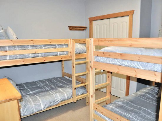 Big White 4 Bedroom Accommodation - Snow Pine Estates - #4405