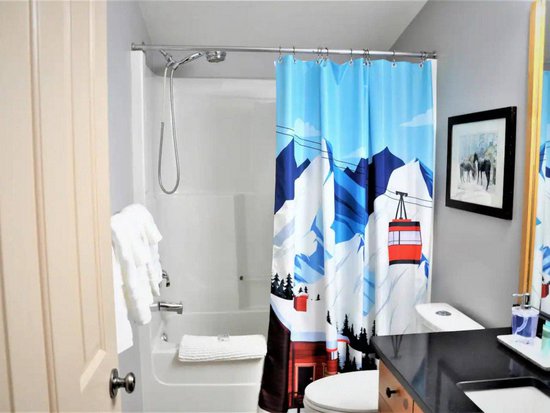 Big White 4 Bedroom Accommodation - Snow Pine Estates - #4405