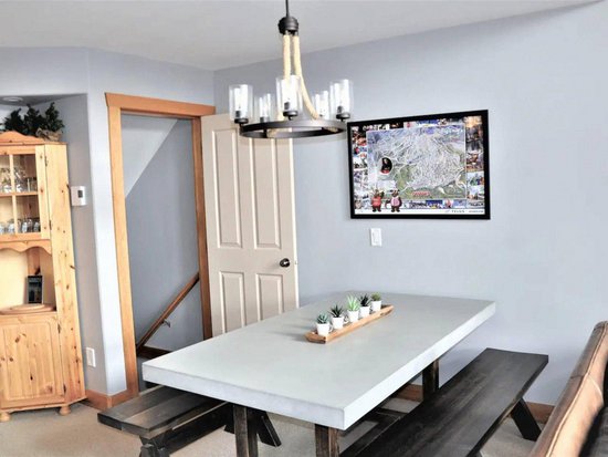 Big White 4 Bedroom Accommodation - Snow Pine Estates - #4405