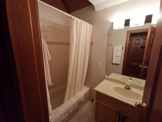 Whistler 4 Bedroom Accommodation - Chalet/House - #4409 Whistler 4 Bedroom Accommodation - Chalet/House - #4409