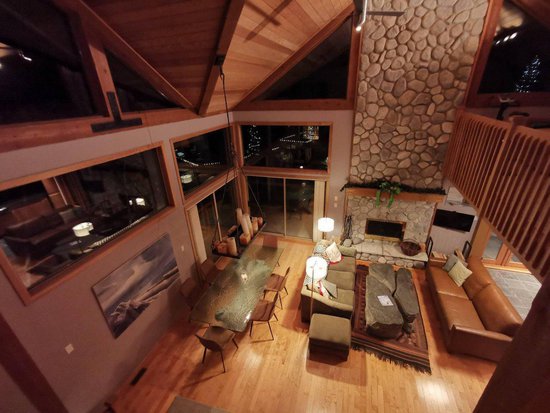 Whistler 4 Bedroom Accommodation - Chalet/House - #4409 Whistler 4 Bedroom Accommodation - Chalet/House - #4409