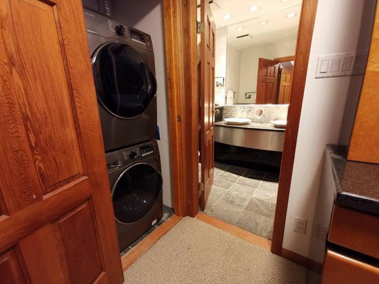 Whistler 4 Bedroom Accommodation - Chalet/House - #4409 Whistler 4 Bedroom Accommodation - Chalet/House - #4409