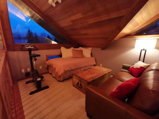 Whistler 4 Bedroom Accommodation - Chalet/House - #4409 Whistler 4 Bedroom Accommodation - Chalet/House - #4409