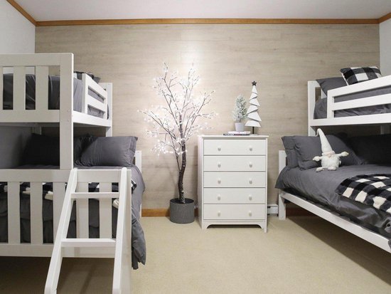 Big White 3 Bedroom Accommodation - Snowbird Lodge - #4410 Big White 3 Bedroom Accommodation - Snowbird Lodge - #4410