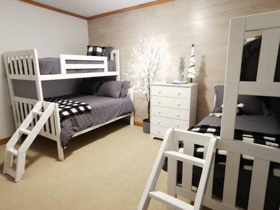 Big White 3 Bedroom Accommodation - Snowbird Lodge - #4410 Big White 3 Bedroom Accommodation - Snowbird Lodge - #4410