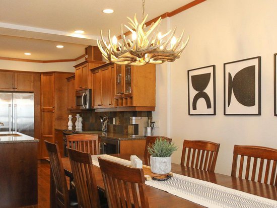 Big White 3 Bedroom Accommodation - Snowbird Lodge - #4410 Big White 3 Bedroom Accommodation - Snowbird Lodge - #4410