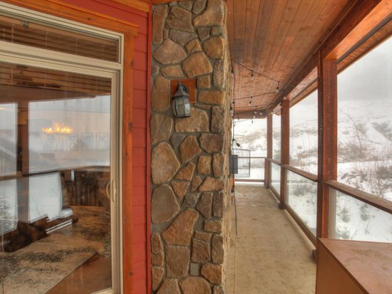 Big White 3 Bedroom Accommodation - Snowbird Lodge - #4410 Big White 3 Bedroom Accommodation - Snowbird Lodge - #4410