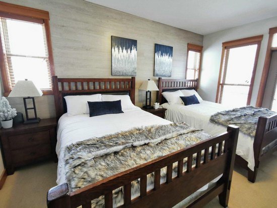 Big White 3 Bedroom Accommodation - Snowbird Lodge - #4410 Big White 3 Bedroom Accommodation - Snowbird Lodge - #4410