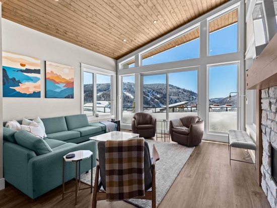 Sun Peaks 4 Bedroom Accommodation - Chalet/House - #4413 Sun Peaks 4 Bedroom Accommodation - Chalet/House - #4413