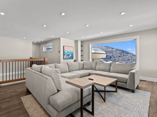 Sun Peaks 4 Bedroom Accommodation - Chalet/House - #4413 Sun Peaks 4 Bedroom Accommodation - Chalet/House - #4413