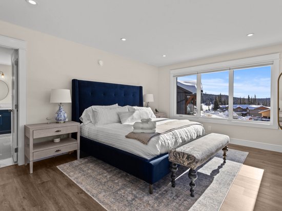 Sun Peaks 4 Bedroom Accommodation - Chalet/House - #4413 Sun Peaks 4 Bedroom Accommodation - Chalet/House - #4413