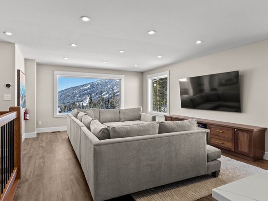 Sun Peaks 4 Bedroom Accommodation - Chalet/House - #4413 Sun Peaks 4 Bedroom Accommodation - Chalet/House - #4413