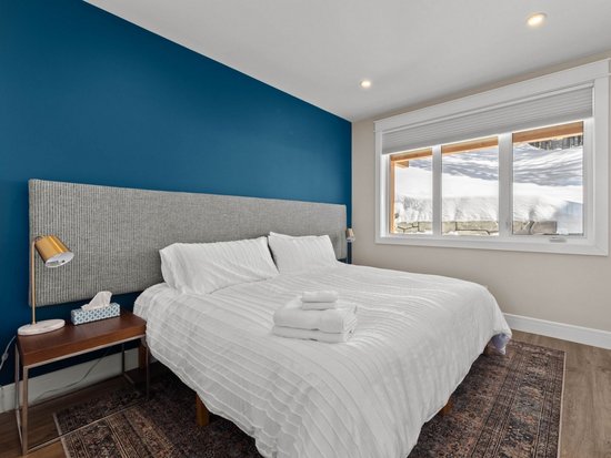Sun Peaks 4 Bedroom Accommodation - Chalet/House - #4413 Sun Peaks 4 Bedroom Accommodation - Chalet/House - #4413