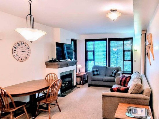 Sun Peaks 2 Bedroom Accommodation - Stone's Throw - #4433 Sun Peaks 2 Bedroom Accommodation - Stone's Throw - #4433