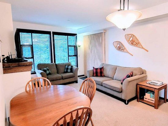 Sun Peaks 2 Bedroom Accommodation - Stone's Throw - #4433 Sun Peaks 2 Bedroom Accommodation - Stone's Throw - #4433