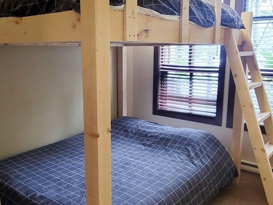 Sun Peaks 2 Bedroom Accommodation - Stone's Throw - #4433 Sun Peaks 2 Bedroom Accommodation - Stone's Throw - #4433