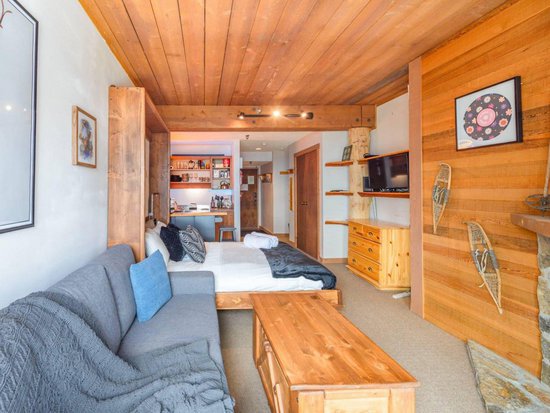 Big White Studio Accommodation - Moguls - #4437 Big White Studio Accommodation - Moguls - #4437