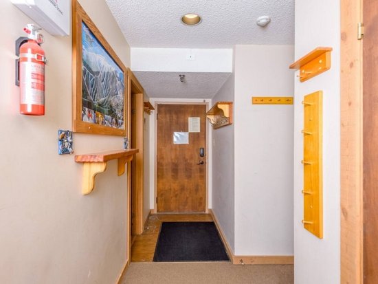 Big White Studio Accommodation - Moguls - #4437