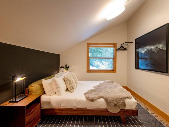 Whistler 11 Bedroom Accommodation - Alta Vista 1 - #4439 Whistler 11 Bedroom Accommodation - Alta Vista 1 - #4439