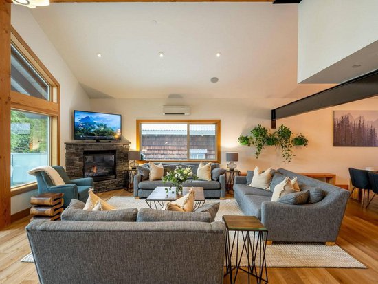 Whistler 11 Bedroom Accommodation - Alta Vista 1 - #4439 Whistler 11 Bedroom Accommodation - Alta Vista 1 - #4439