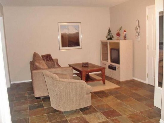 Big White 3 Bedroom Accommodation - Plaza on the Ridge - #4448