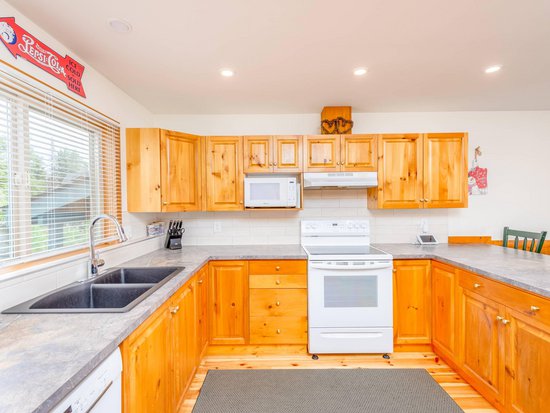 Big White 3 Bedroom Accommodation - Chalet/House - #4456