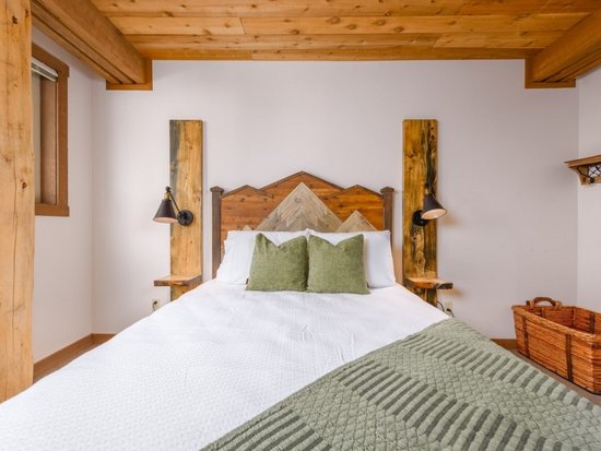 Big White 3 Bedroom Accommodation - Moguls - #4467