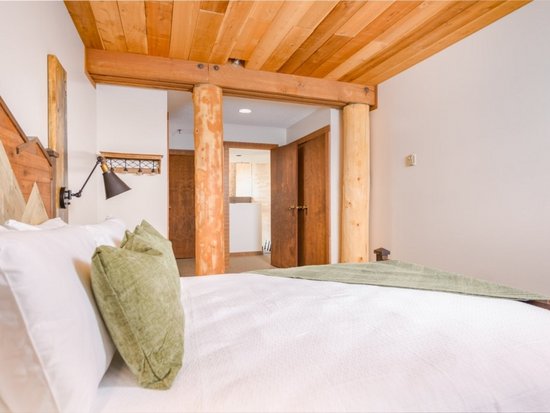 Big White 3 Bedroom Accommodation - Moguls - #4467