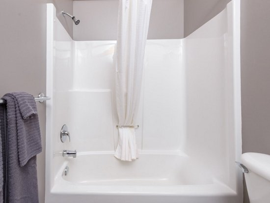 Big White 2 Bedroom Accommodation - Snow Pine Estates - #4468