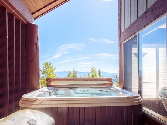 Big White 2 Bedroom Accommodation - Snow Pine Estates - #4468