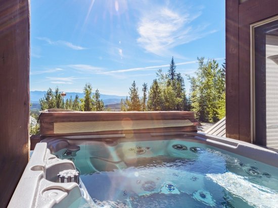 Big White 2 Bedroom Accommodation - Snow Pine Estates - #4468