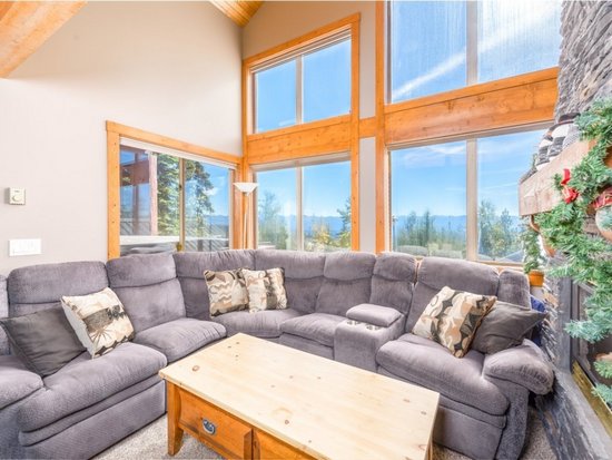Big White 2 Bedroom Accommodation - Snow Pine Estates - #4468
