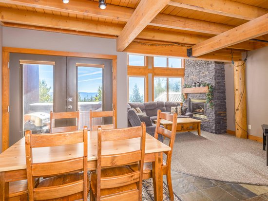 Big White 2 Bedroom Accommodation - Snow Pine Estates - #4468