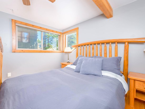 Big White 2 Bedroom Accommodation - Snow Pine Estates - #4468